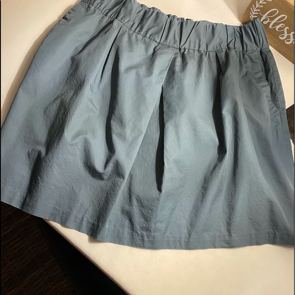 Blue short skirt. Banana Republic